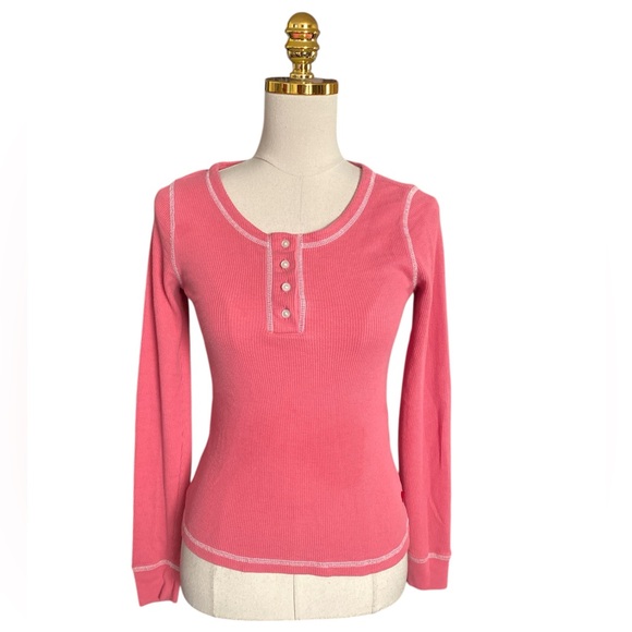 Levi's Pink Long Sleeve Henley Tee Women’s Size Small - Picture 1 of 7